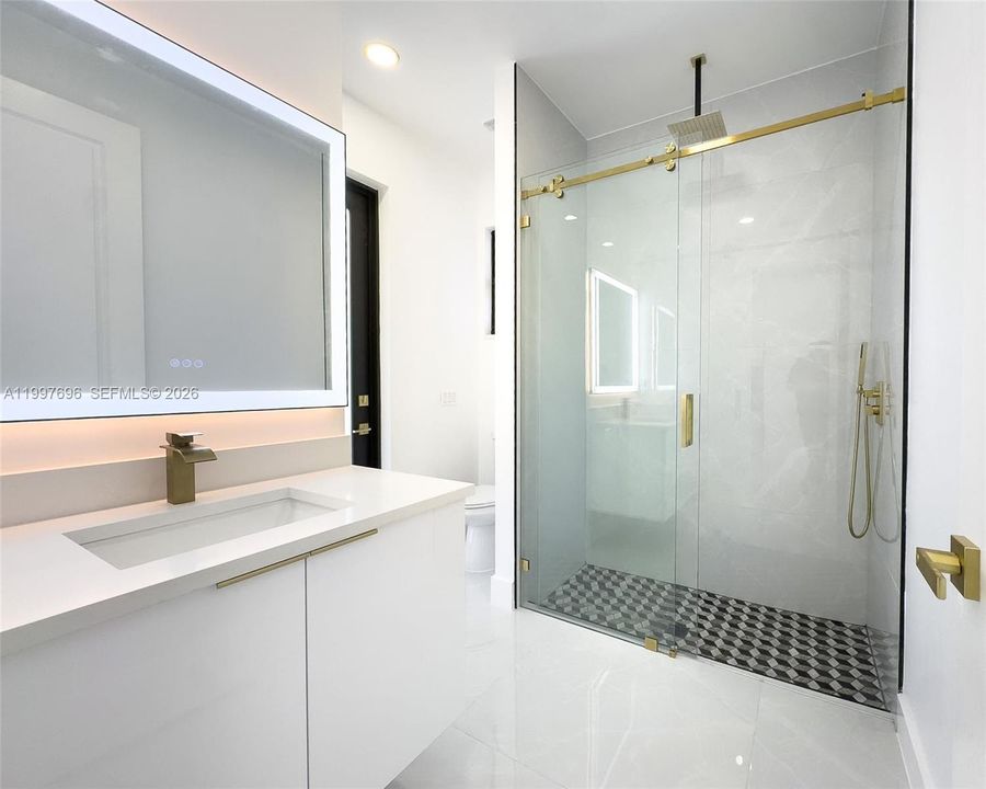 For Sale: $425,000 (4 beds, 2 baths, 1865 Square Feet)
