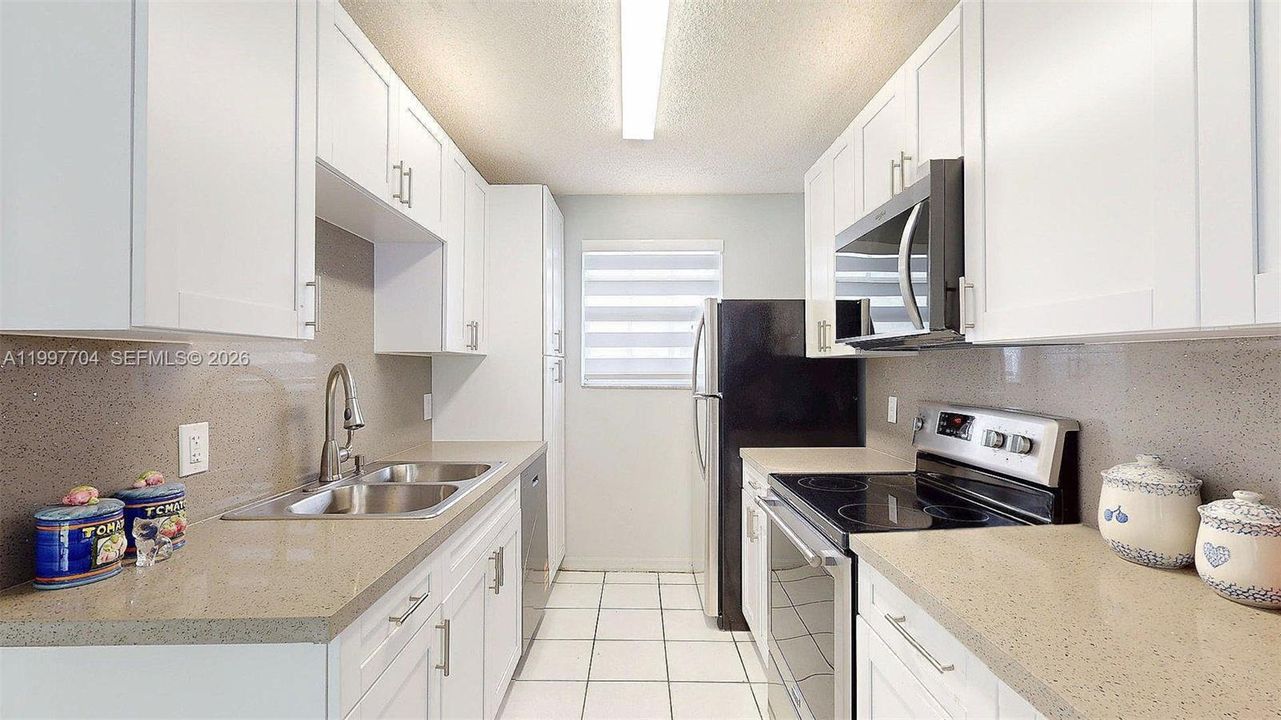 Active With Contract: $2,800 (3 beds, 2 baths, 1196 Square Feet)