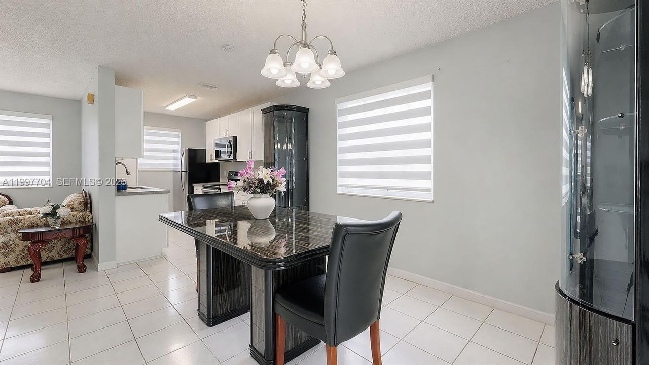 Active With Contract: $2,800 (3 beds, 2 baths, 1196 Square Feet)