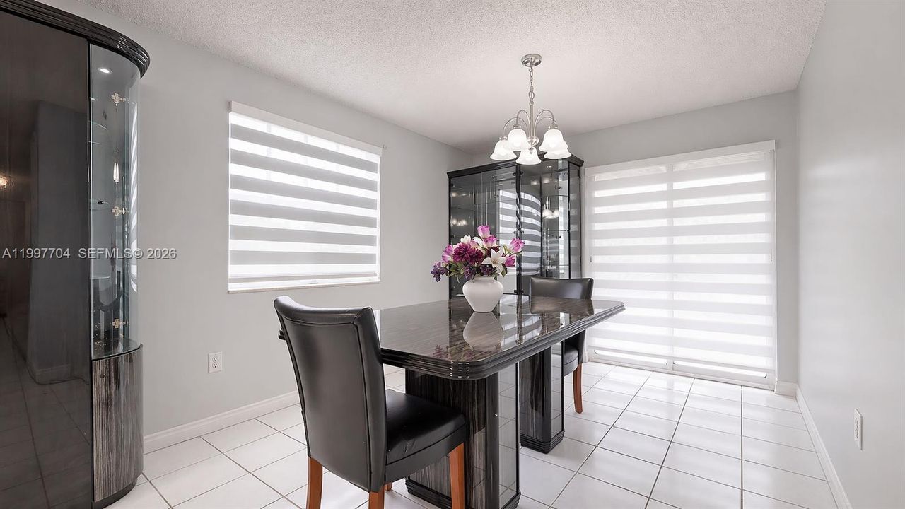 Active With Contract: $2,800 (3 beds, 2 baths, 1196 Square Feet)