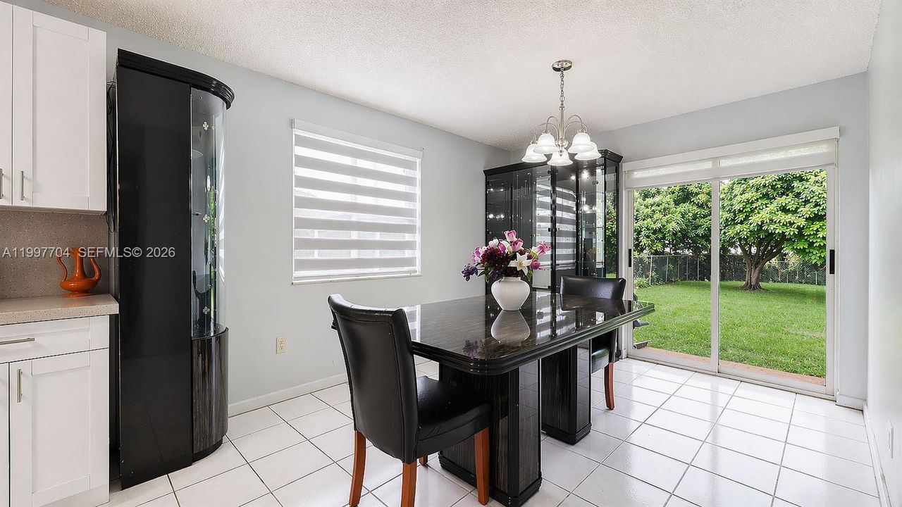 Active With Contract: $2,800 (3 beds, 2 baths, 1196 Square Feet)