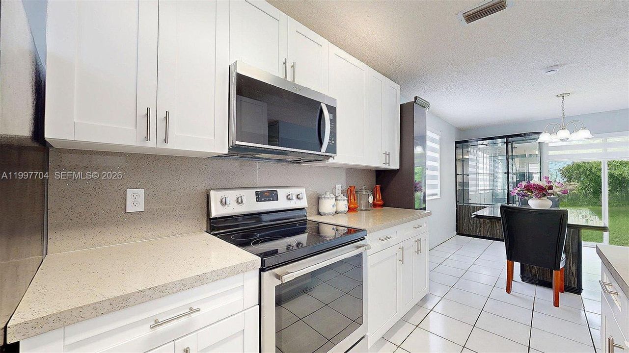 Active With Contract: $2,800 (3 beds, 2 baths, 1196 Square Feet)