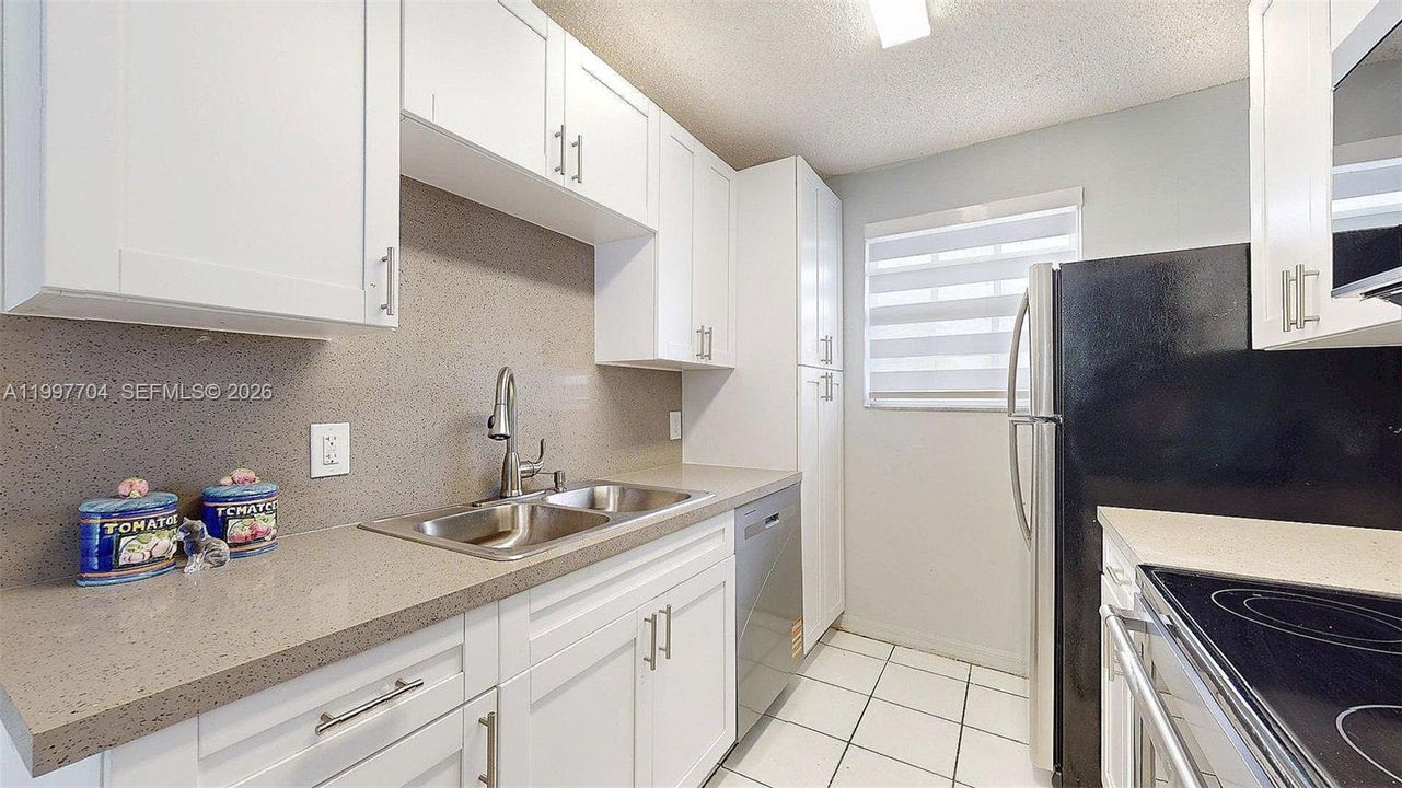 Active With Contract: $2,800 (3 beds, 2 baths, 1196 Square Feet)