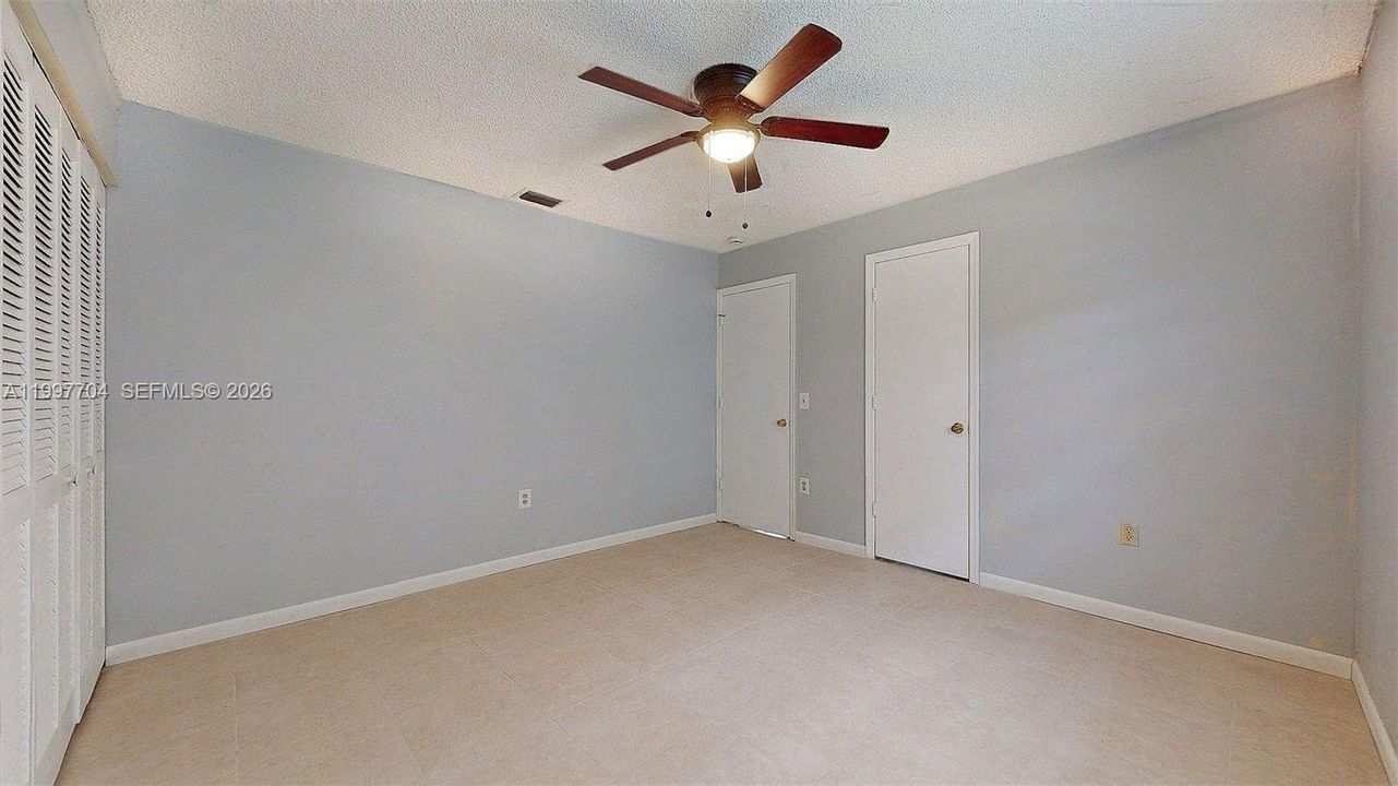 Active With Contract: $2,800 (3 beds, 2 baths, 1196 Square Feet)