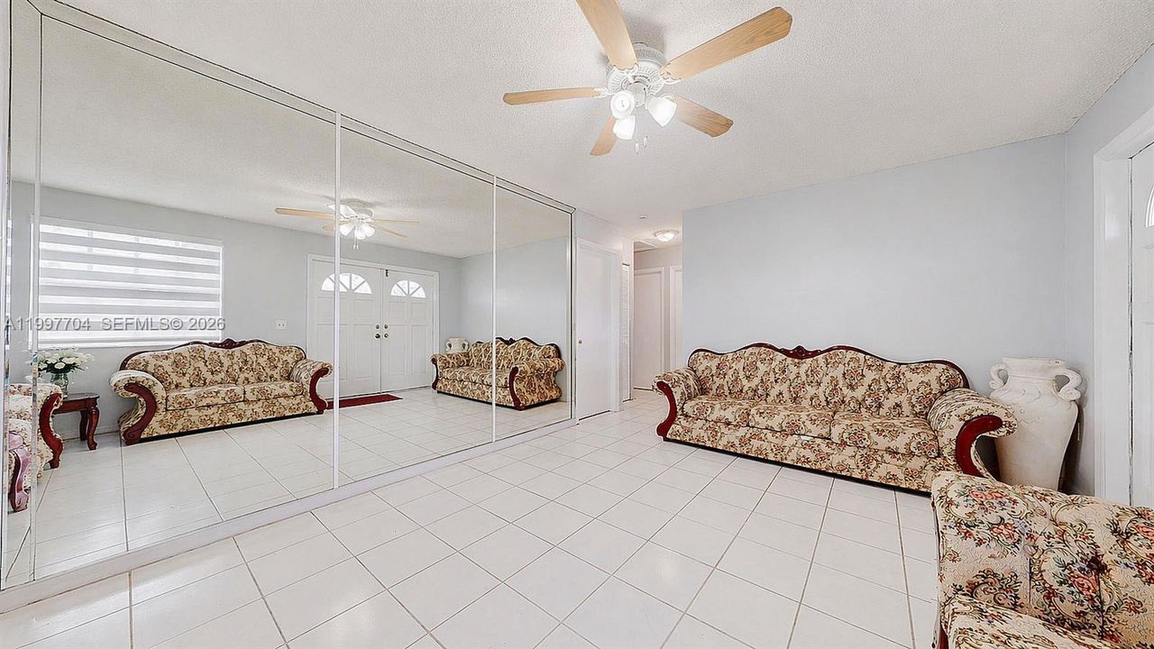 Active With Contract: $2,800 (3 beds, 2 baths, 1196 Square Feet)
