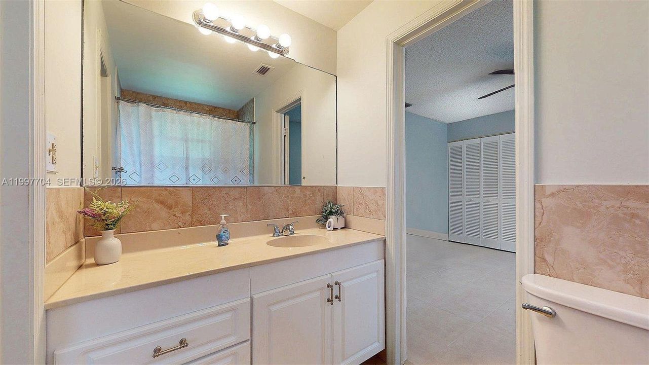 Active With Contract: $2,800 (3 beds, 2 baths, 1196 Square Feet)