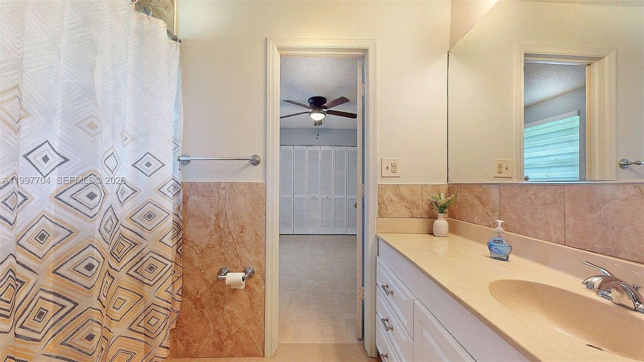 Active With Contract: $2,800 (3 beds, 2 baths, 1196 Square Feet)
