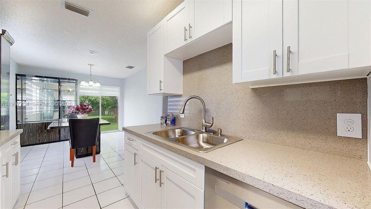 Active With Contract: $2,800 (3 beds, 2 baths, 1196 Square Feet)