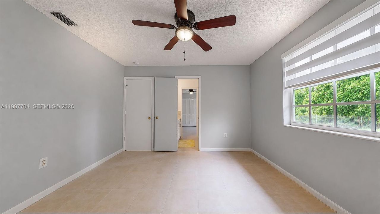 Active With Contract: $2,800 (3 beds, 2 baths, 1196 Square Feet)