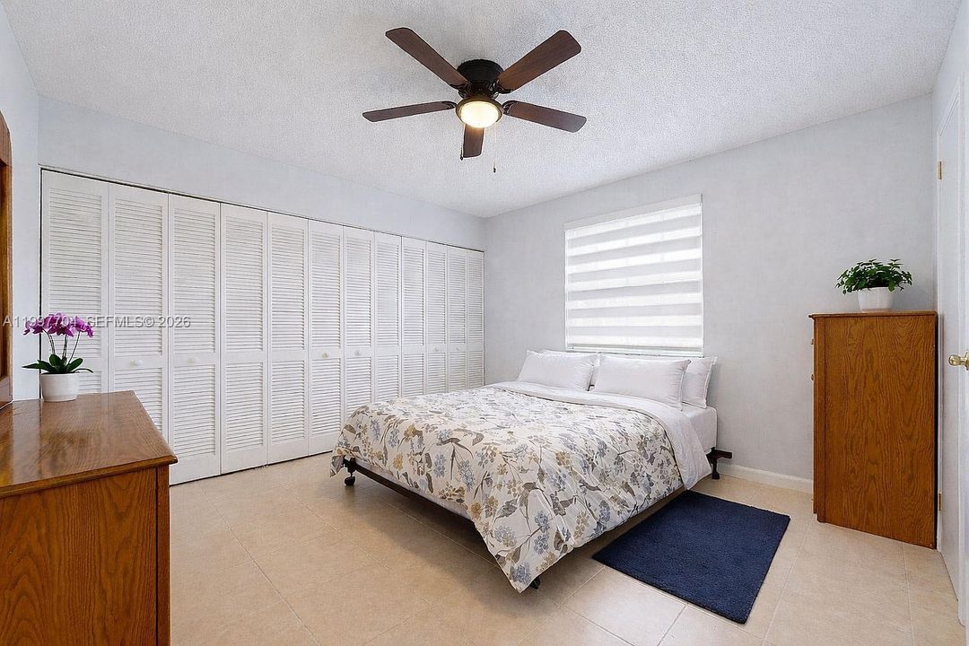 Active With Contract: $2,800 (3 beds, 2 baths, 1196 Square Feet)