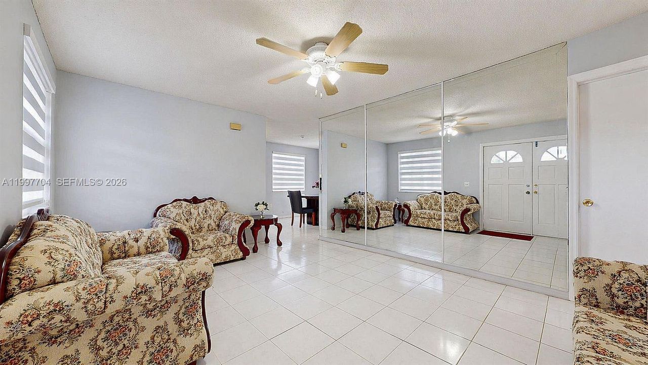 Active With Contract: $2,800 (3 beds, 2 baths, 1196 Square Feet)