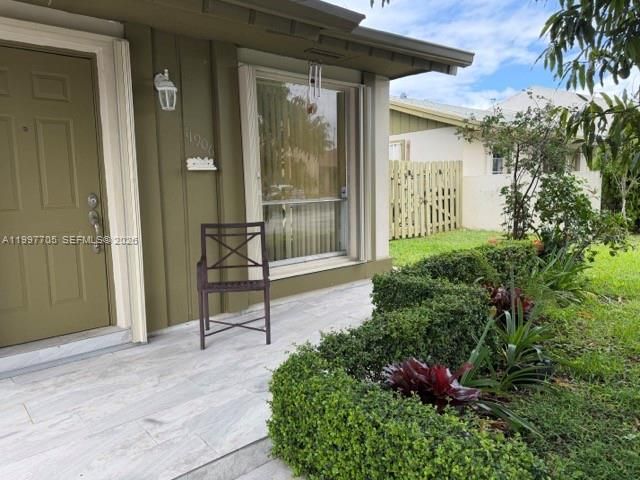 Activo con contrato: $469,999 (3 camas, 2 baños, 1225 Pies cuadrados)