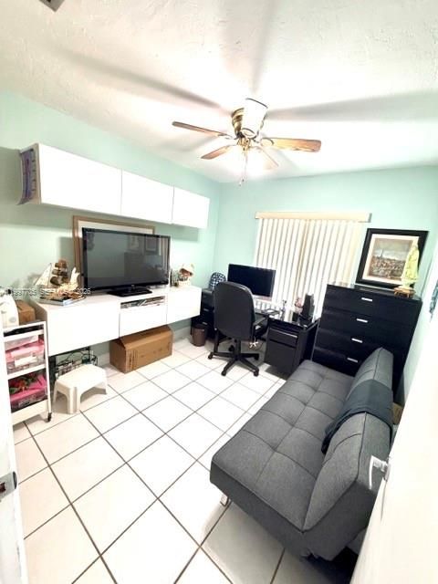 Activo con contrato: $469,999 (3 camas, 2 baños, 1225 Pies cuadrados)