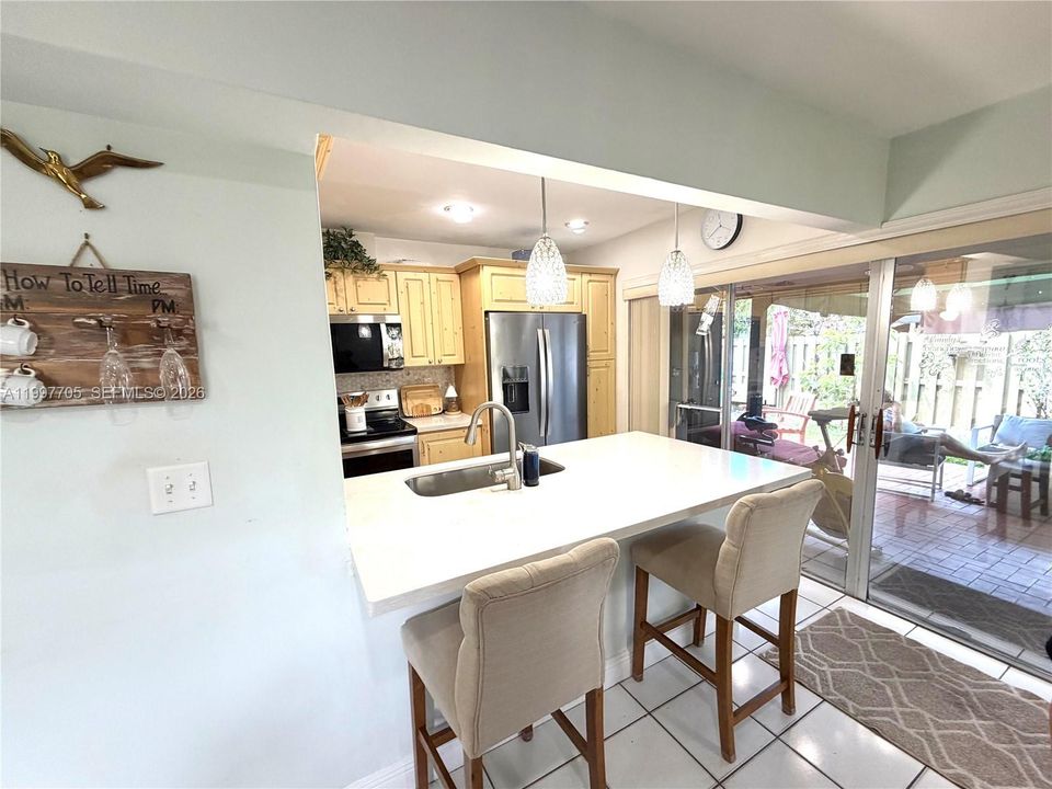 Activo con contrato: $469,999 (3 camas, 2 baños, 1225 Pies cuadrados)