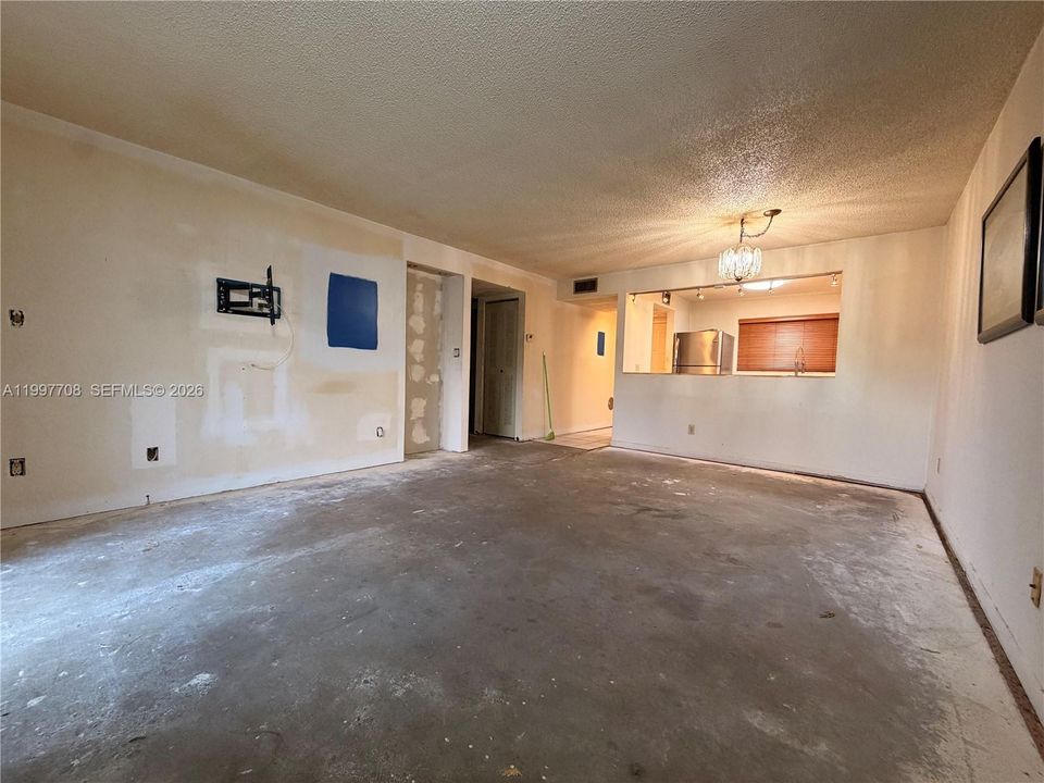 Activo con contrato: $220,000 (2 camas, 2 baños, 1038 Pies cuadrados)