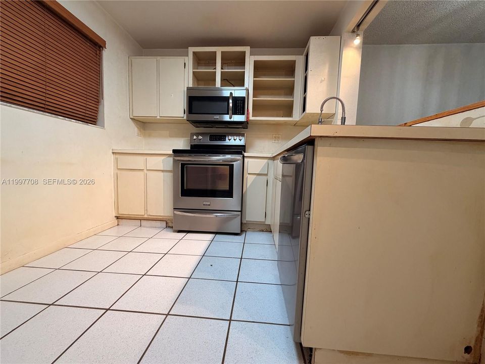 Activo con contrato: $220,000 (2 camas, 2 baños, 1038 Pies cuadrados)
