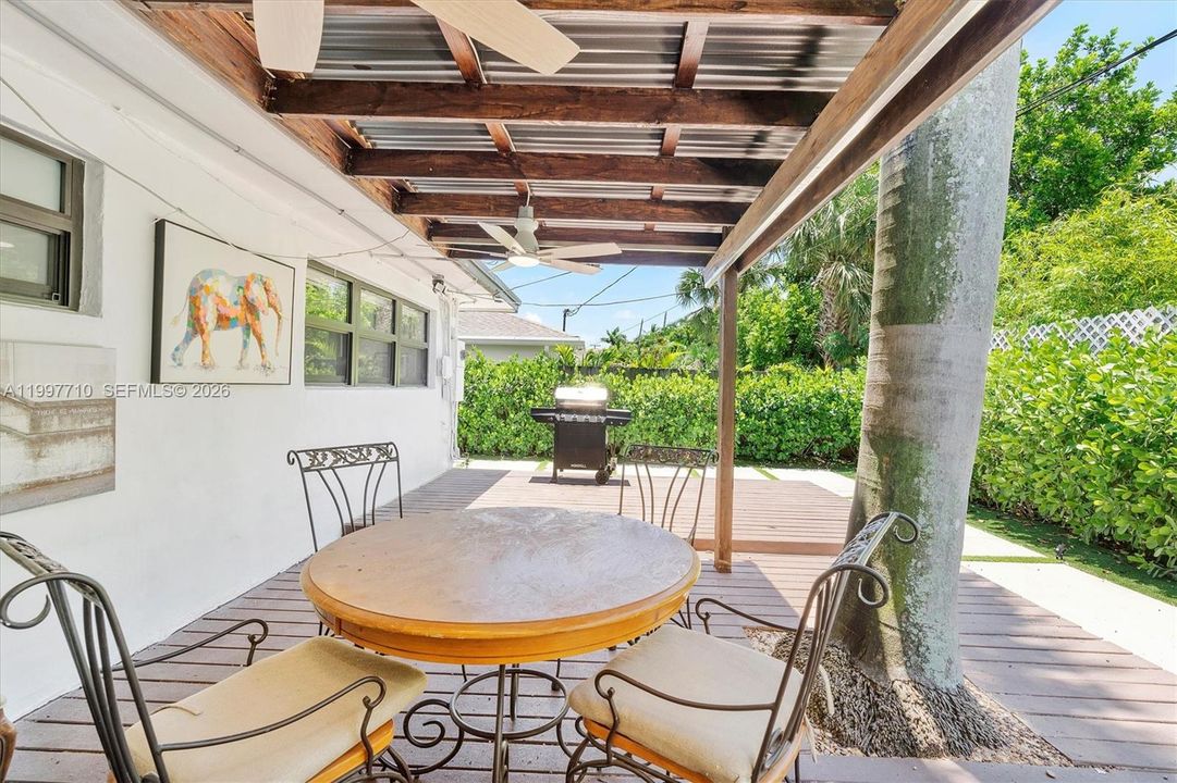 For Sale: $735,500 (4 beds, 3 baths, 2130 Square Feet)
