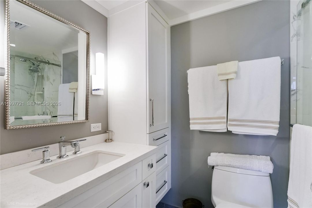Recently Sold: $386,400 (1 beds, 1 baths, 890 Square Feet)