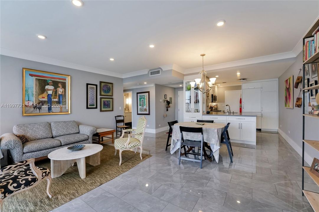 Recently Sold: $386,400 (1 beds, 1 baths, 890 Square Feet)
