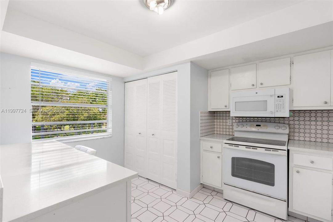 En Venta: $106,000 (1 camas, 2 baños, 850 Pies cuadrados)