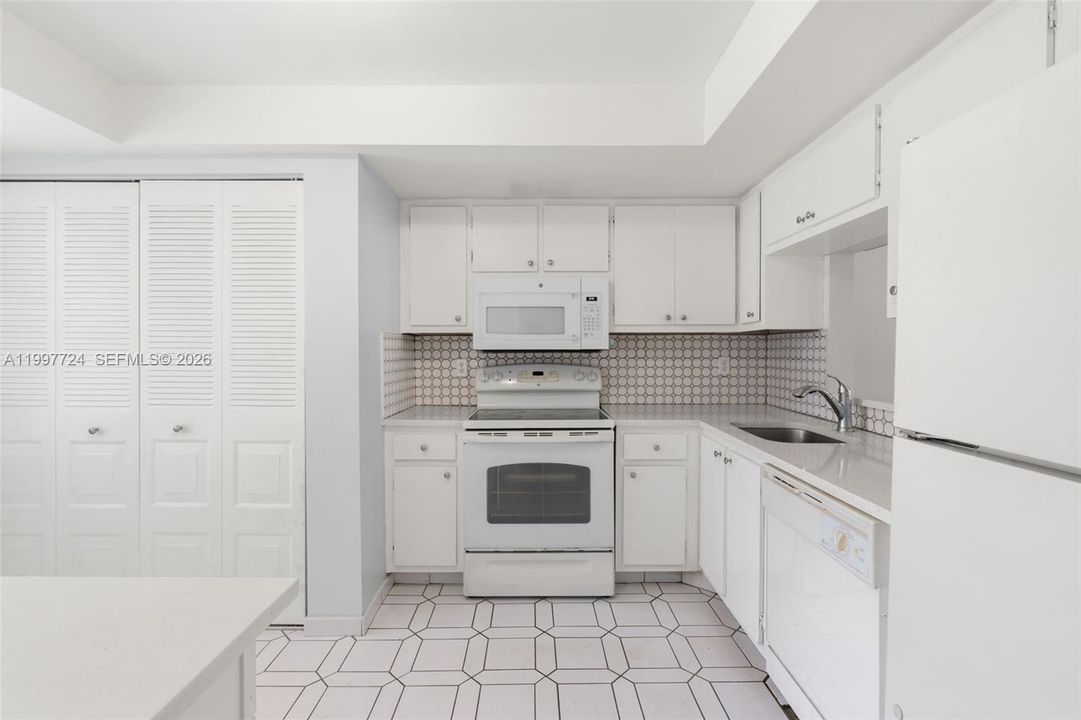 En Venta: $106,000 (1 camas, 2 baños, 850 Pies cuadrados)