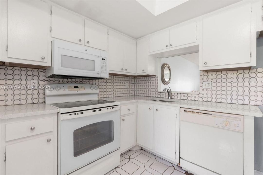En Venta: $106,000 (1 camas, 2 baños, 850 Pies cuadrados)