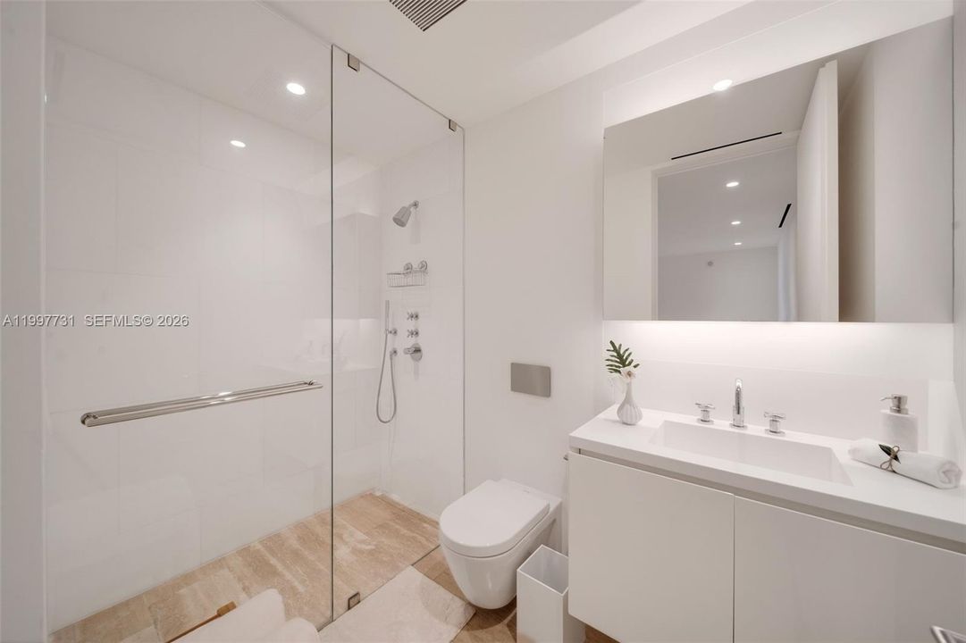 For Rent: $70,000 (3 beds, 3 baths, 2201 Square Feet)