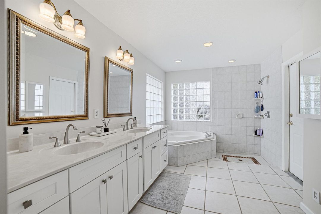 Bedroom1-Bathroom