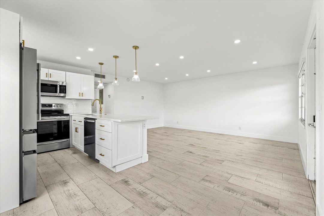 Kitchen/Dining and Family View