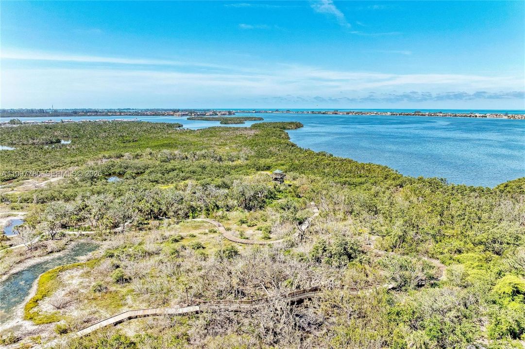For Sale: $575,000 (2 beds, 1 baths, 900 Square Feet)