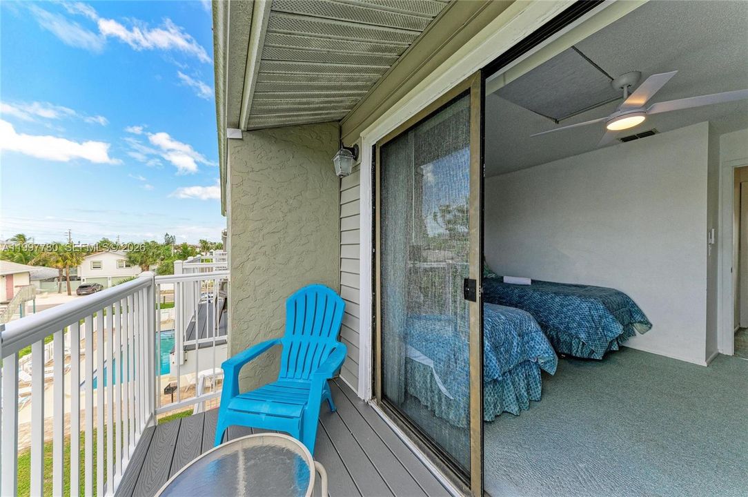 For Sale: $585,000 (2 beds, 1 baths, 900 Square Feet)