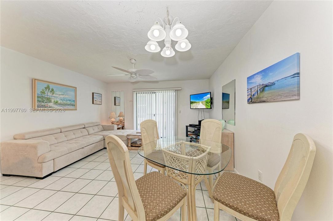 For Sale: $585,000 (2 beds, 1 baths, 900 Square Feet)