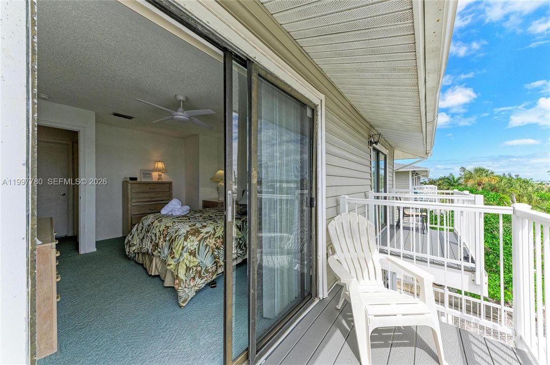 For Sale: $585,000 (2 beds, 1 baths, 900 Square Feet)