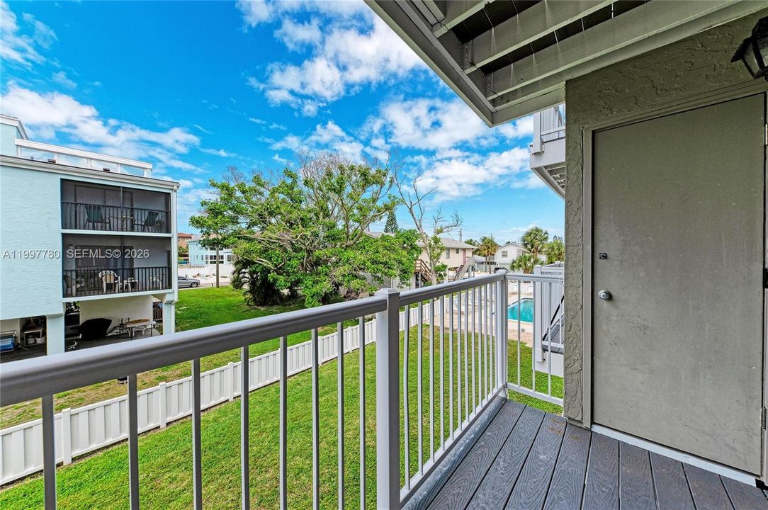 For Sale: $585,000 (2 beds, 1 baths, 900 Square Feet)