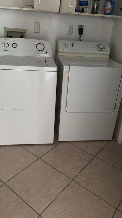 На продажу: $305,900 (3 спален, 2 ванн, 0 Квадратных фут)