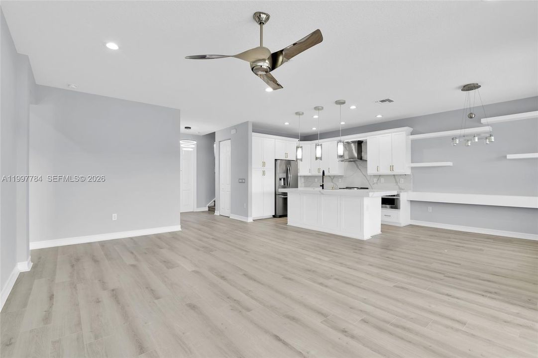 Recently Rented: $5,800 (4 beds, 3 baths, 2305 Square Feet)