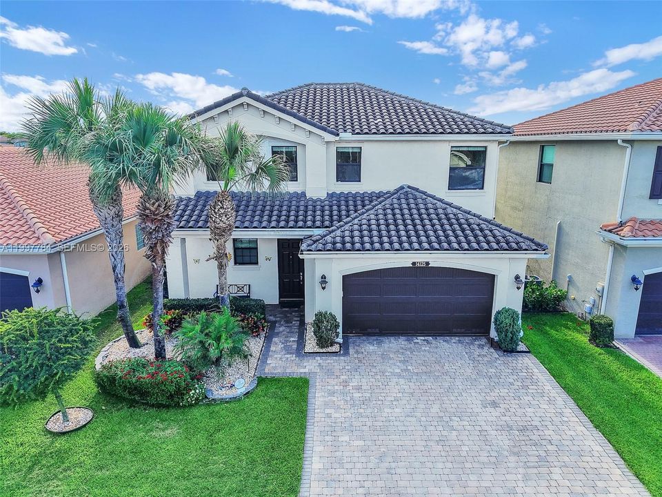 Recently Rented: $5,800 (4 beds, 3 baths, 2305 Square Feet)