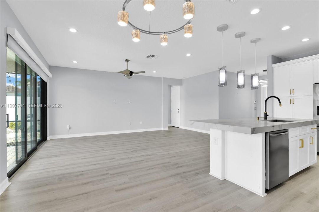 Recently Rented: $5,800 (4 beds, 3 baths, 2305 Square Feet)