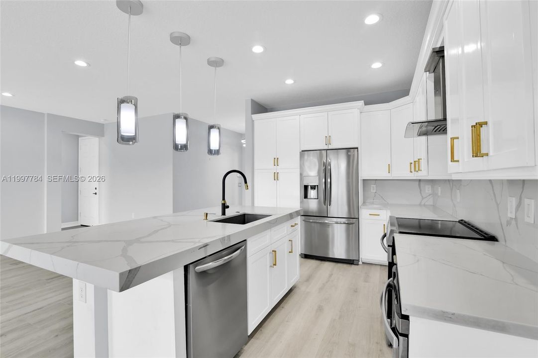 Recently Rented: $5,800 (4 beds, 3 baths, 2305 Square Feet)
