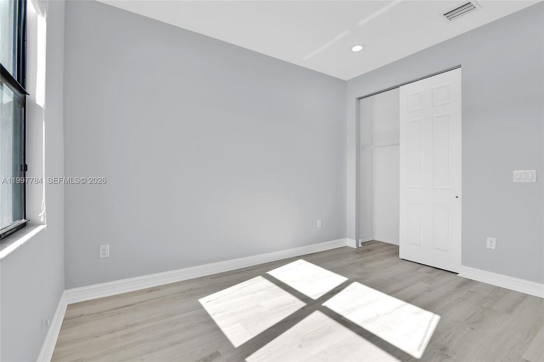 Recently Rented: $5,800 (4 beds, 3 baths, 2305 Square Feet)