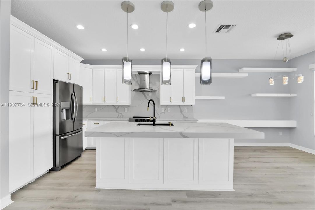 Recently Rented: $5,800 (4 beds, 3 baths, 2305 Square Feet)