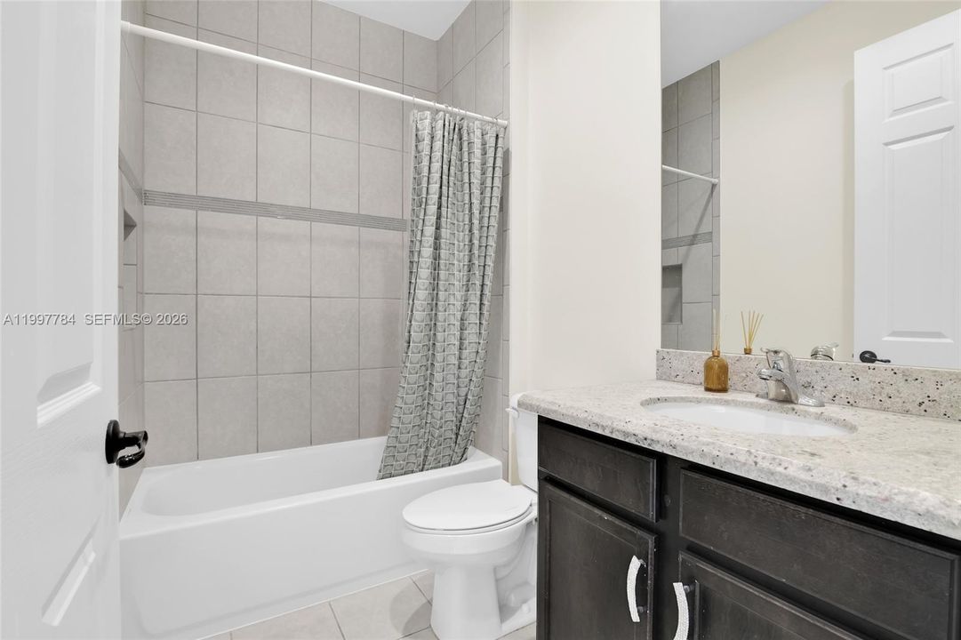 Recently Rented: $5,800 (4 beds, 3 baths, 2305 Square Feet)