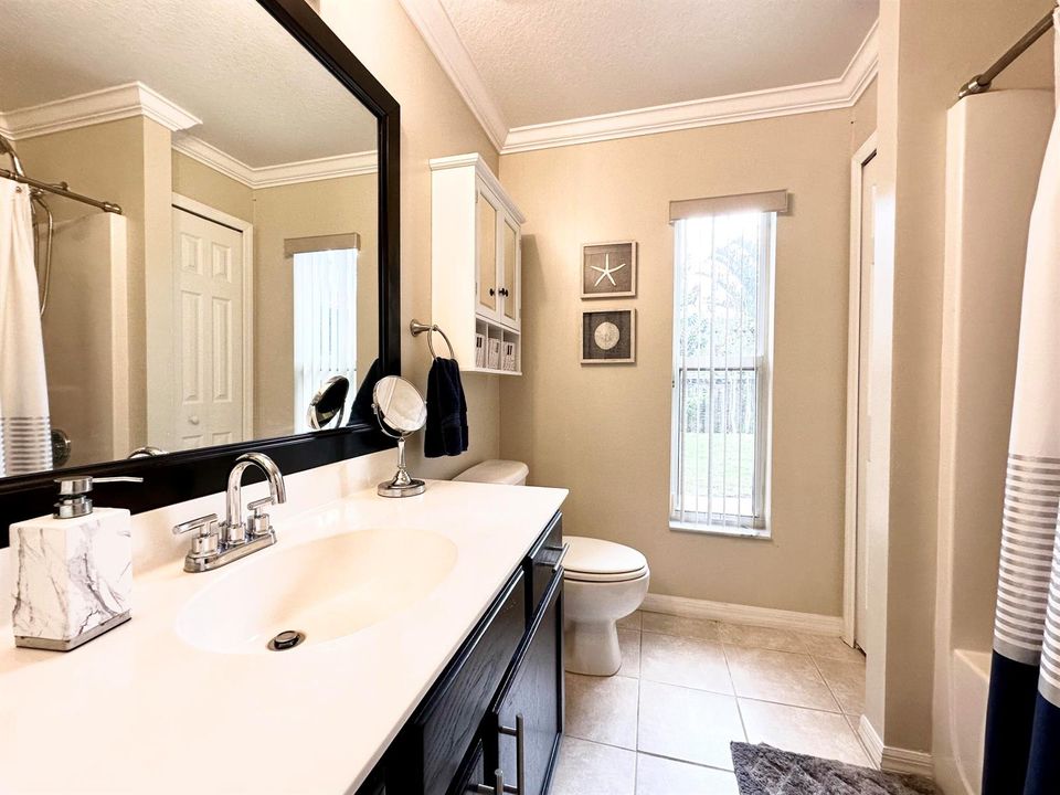 16 Guest Bathroom