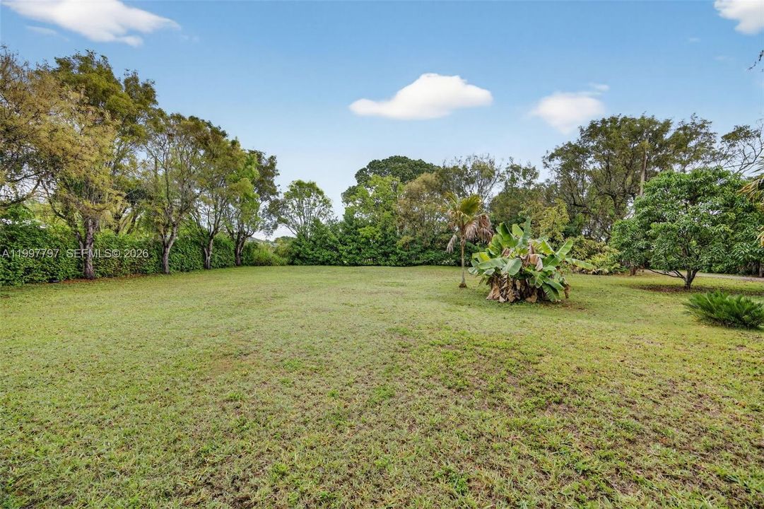 En Venta: $769,000 (4 camas, 2 baños, 2084 Pies cuadrados)