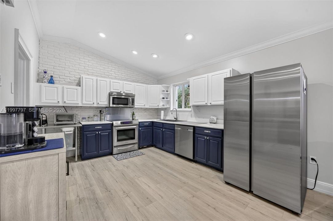 En Venta: $769,000 (4 camas, 2 baños, 2084 Pies cuadrados)