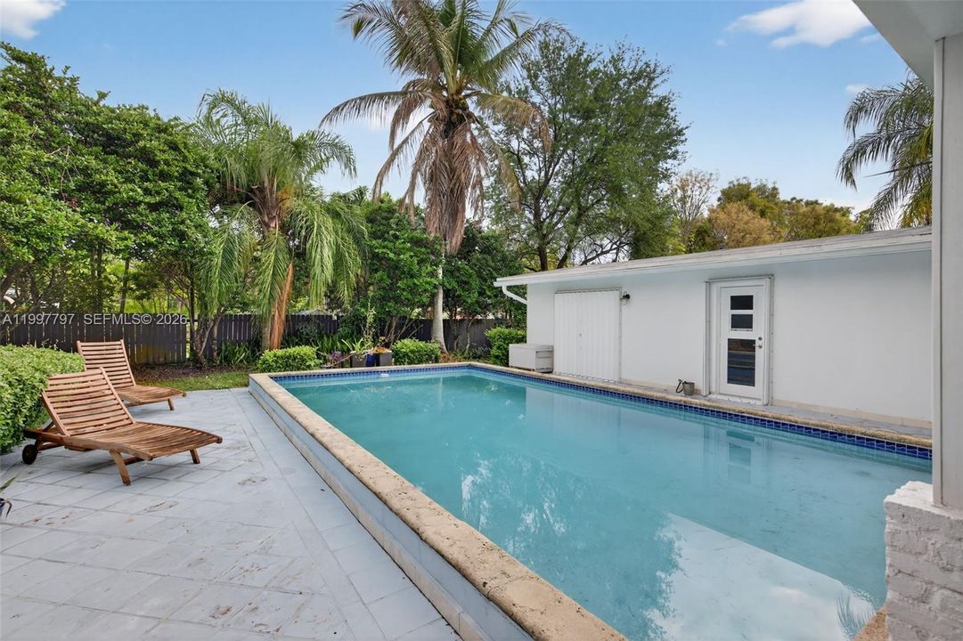 En Venta: $769,000 (4 camas, 2 baños, 2084 Pies cuadrados)