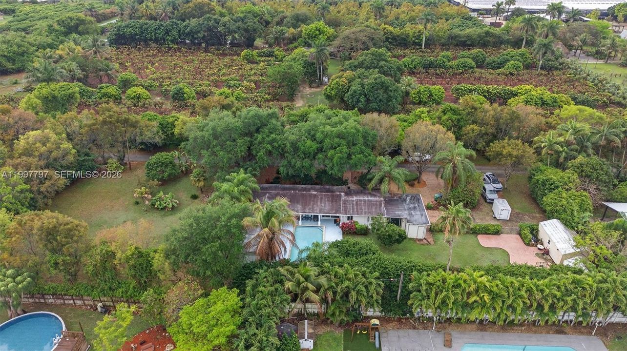 En Venta: $769,000 (4 camas, 2 baños, 2084 Pies cuadrados)