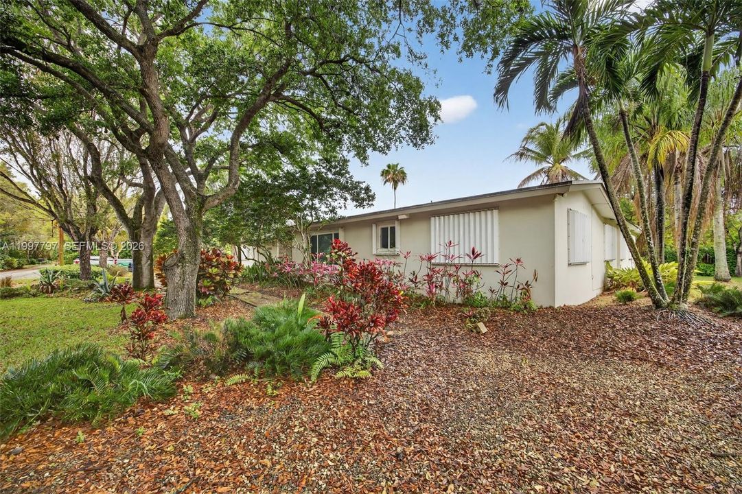 En Venta: $769,000 (4 camas, 2 baños, 2084 Pies cuadrados)