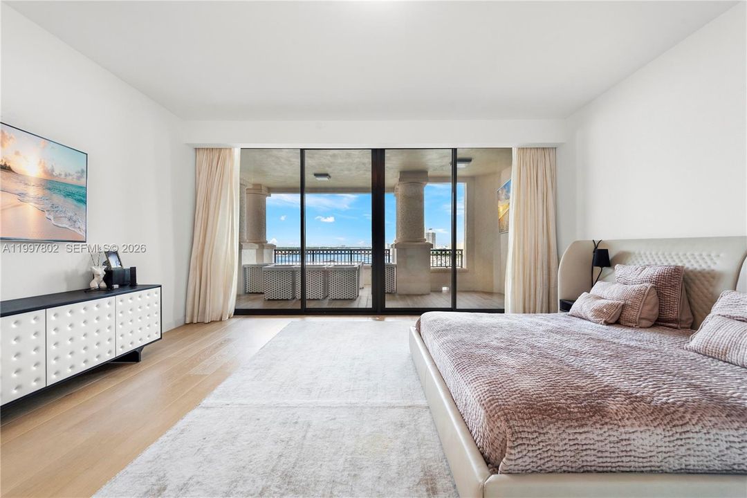 For Sale: $14,500,000 (3 beds, 3 baths, 3620 Square Feet)