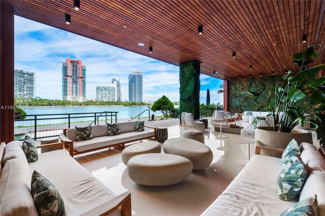 For Sale: $14,500,000 (3 beds, 3 baths, 3620 Square Feet)